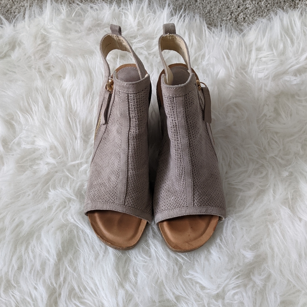 Vince Camuto Kensa Peep Toe Bootie, Size 8
